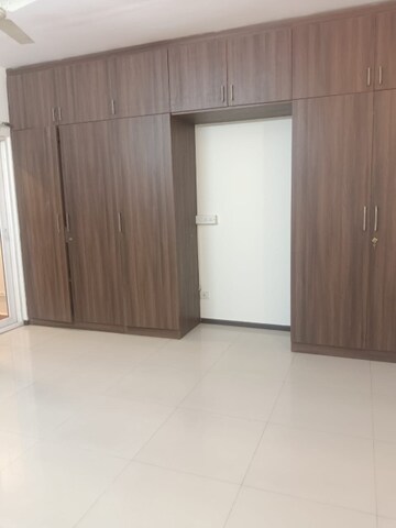 Room in 2 BHK Apartment at Salarpuria Sattva Greenage, Hosur Road – for Sale