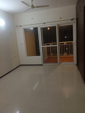 Room in 2 BHK Apartment at Salarpuria Sattva Greenage, Hosur Road – for Sale