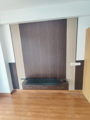 Room in 4 BHK Apartment at GTM The Capital, Aman Vihar – for Rent