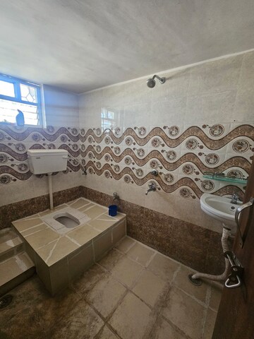 Attached Bathroom in 3 BHK Apartment at Lalpur – for Rent