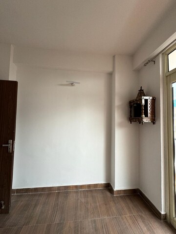 Room in 2 BHK Apartment at GTM The Capital, Aman Vihar – for Rent