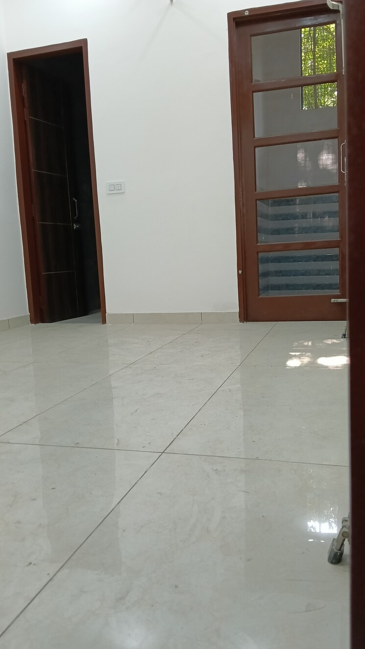 Room, ambala highway 3 Bedroom 100 Sq.Yd. Independent House In Ambala Highway Chandigarh 8147706