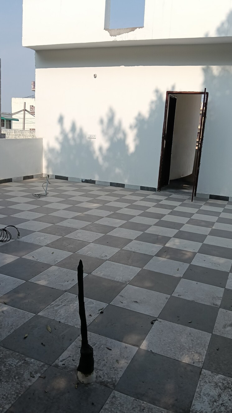 Terrace, ambala highway 3 Bedroom 100 Sq.Yd. Independent House In Ambala Highway Chandigarh 8147706