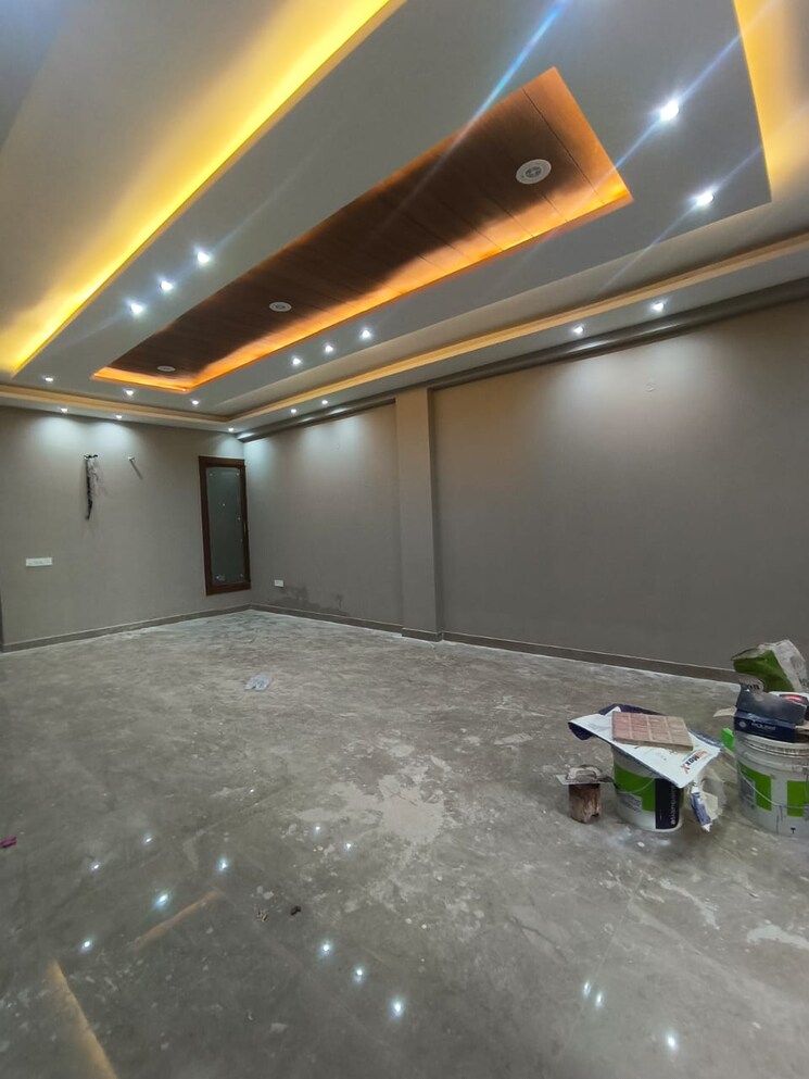  Parking, srishti-greenfield-homes 4 Bedroom 2400 Sq.Ft. Builder Floor In Green Fields Colony Faridabad 8147674