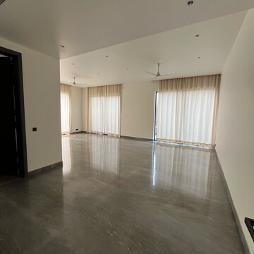 Room in 5 BHK Villa at Chattarpur – for Rent