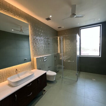 Kitchen in 5 BHK Villa at Chattarpur – for Rent