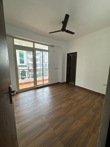 Room in 2 BHK Apartment at GTM The Capital, Aman Vihar – for Rent