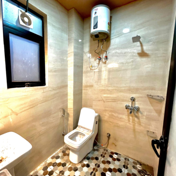 Furnished Amenities in 3 BHK Builder Floor at RWA Residential Society, Mohyal Colony – for Rent