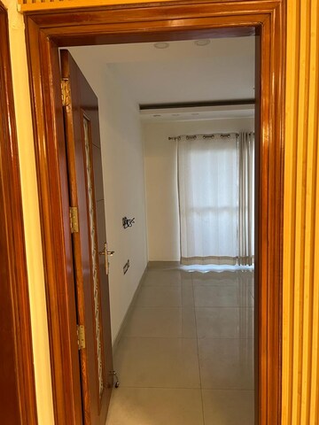 Building Lobby in 4 BHK Builder Floor at Auram Floor, South City 2 – for Rent