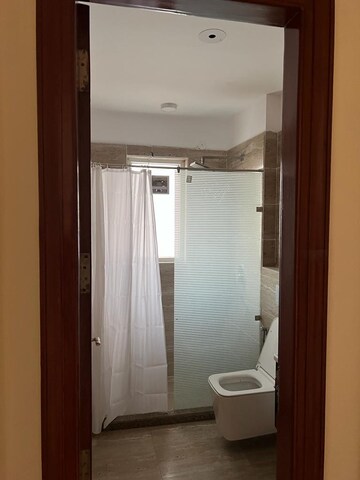 Bathroom in 4 BHK Builder Floor at Auram Floor, South City 2 – for Rent