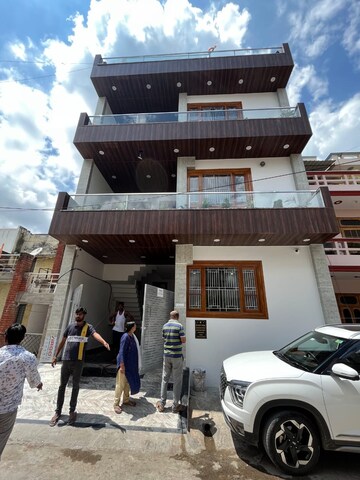 3 BHK Builder Floor For Rent in Gomti Nagar
