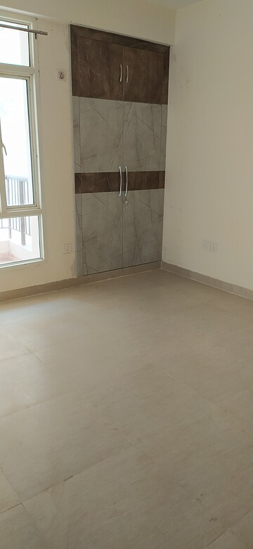 Furnished Amenities in 3 BHK Apartment at Supertech Czar Suites, Omicron I Greater Noida – for Sale