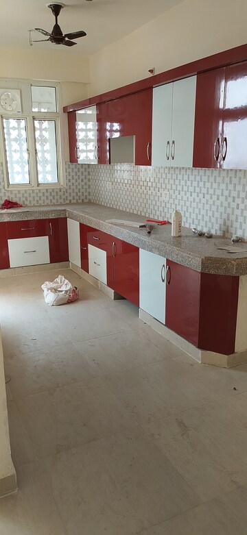 Bathroom in 3 BHK Apartment at Supertech Czar Suites, Omicron I Greater Noida – for Sale