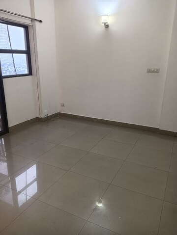 Room in 3 BHK Apartment at Ardee City Palm Grove Heights, Sector 52 – for Rent