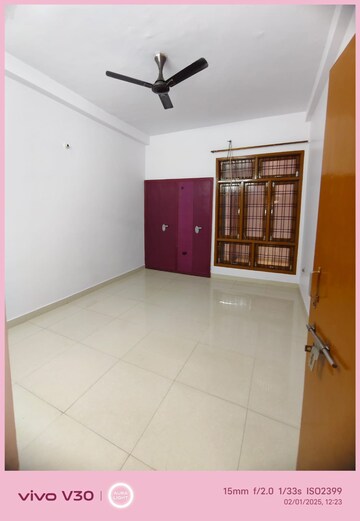 Room in 2 BHK Independent House at Gomti Nagar – for Rent