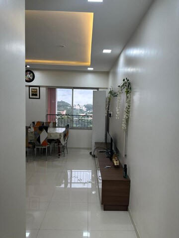 Room in 2 BHK Apartment at Bramha Suncity, Wadgaon Sheri – for Rent