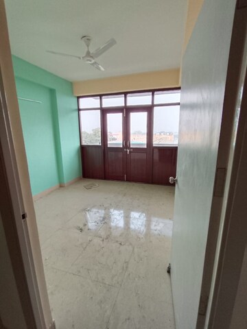 Room in 3 BHK Apartment at Sarvome Shree Homes, Sector 45 – for Rent