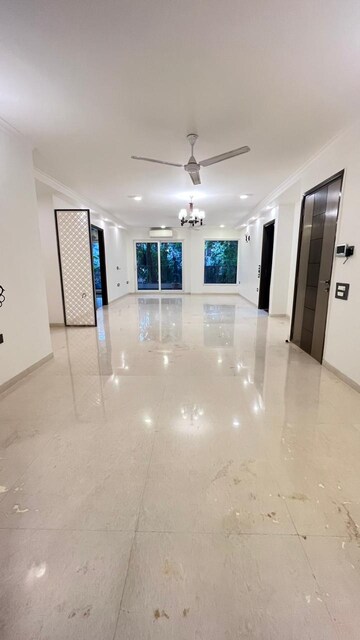Room in 3 BHK Builder Floor at Ansal Sushant Lok I, Sector 43 – for Rent