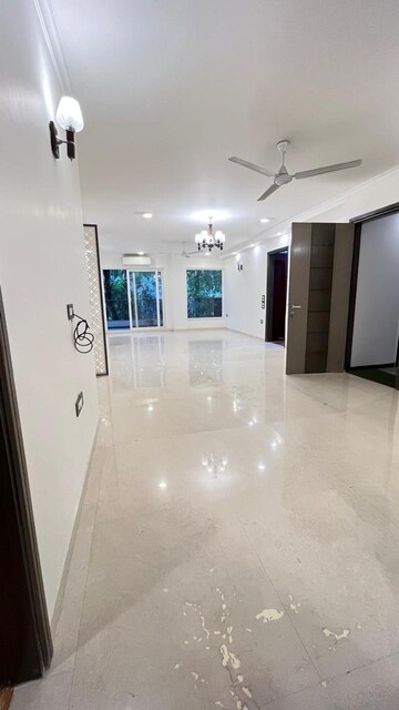 Room in 3 BHK Builder Floor at Ansal Sushant Lok I, Sector 43 – for Rent