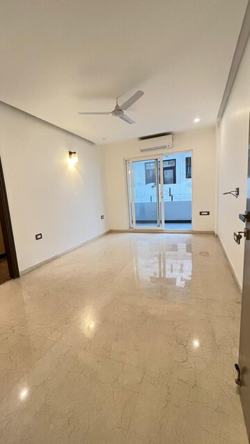 Room in 3 BHK Builder Floor at Ansal Sushant Lok I, Sector 43 – for Rent