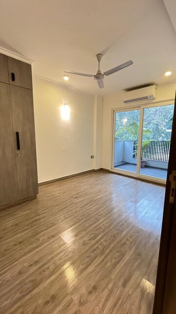 Room in 3 BHK Builder Floor at Ansal Sushant Lok I, Sector 43 – for Rent