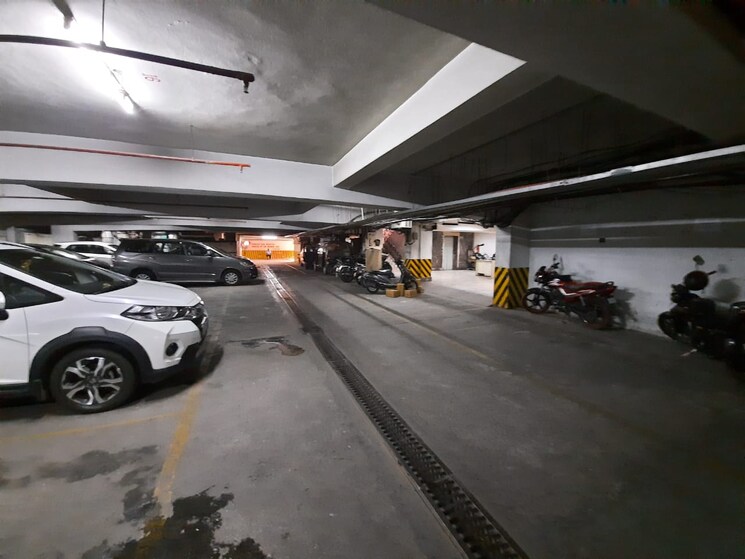  Parking, sr-pride-himayat-nagar Commercial Office Space 2232 Sq.Ft. In Himayat Nagar Hyderabad 8148207