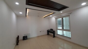 Room in 4 BHK Builder Floor at DSR Reganti, Madhapur – for Rent