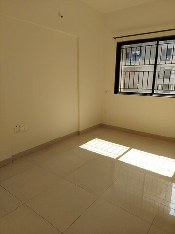 Room in 3 BHK Apartment at Mantra Sky Homes, Magarpatta City – for Sale