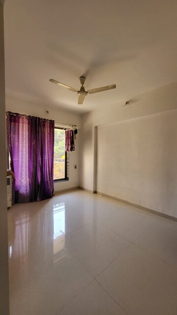 Room in 2 BHK Apartment at Lodha Elite, Dombivli East – for Rent