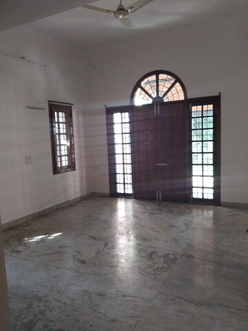 Room in 3 BHK Builder Floor at Hsr Layout – for Rent