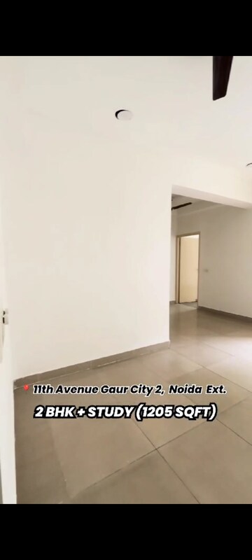 Room in 2.5 BHK Apartment at Gaur City 2 - 11th Avenue, Sector 16c Greater Noida – for Sale