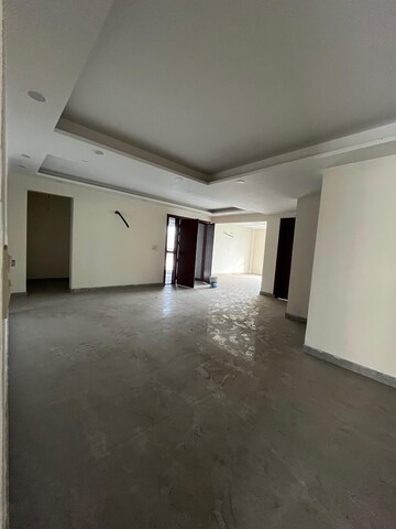 Room in 4 BHK Builder Floor at Sector 49 – for Sale
