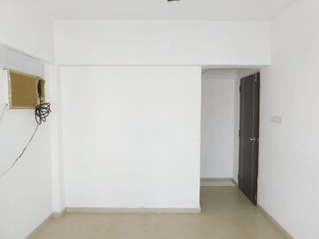 Room in 2 BHK Apartment at Divyam Heights, Andheri West – for Rent