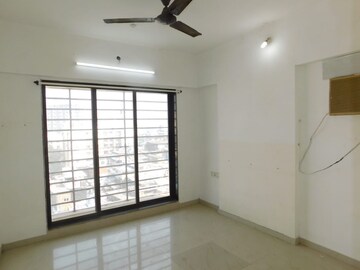 Room in 2 BHK Apartment at Divyam Heights, Andheri West – for Rent