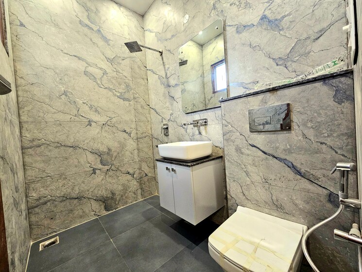 Bathroom, peer mucchalla 4 Bedroom 134 Sq.Yd. Independent House In Peer Mucchalla Zirakpur 8148343