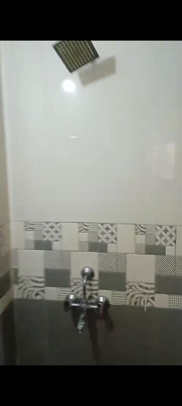 Room in 1 BHK Apartment at Shree Hari Niwas Goregaon, Goregaon West – for Rent