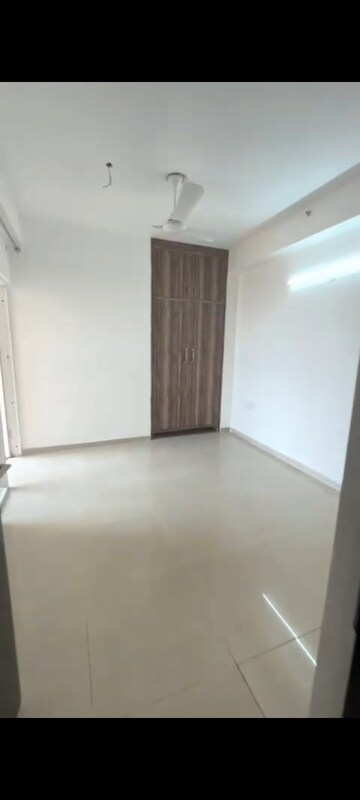 Room in 2 BHK Apartment at Ajnara Homes, Sector 16b Greater Noida – for Sale