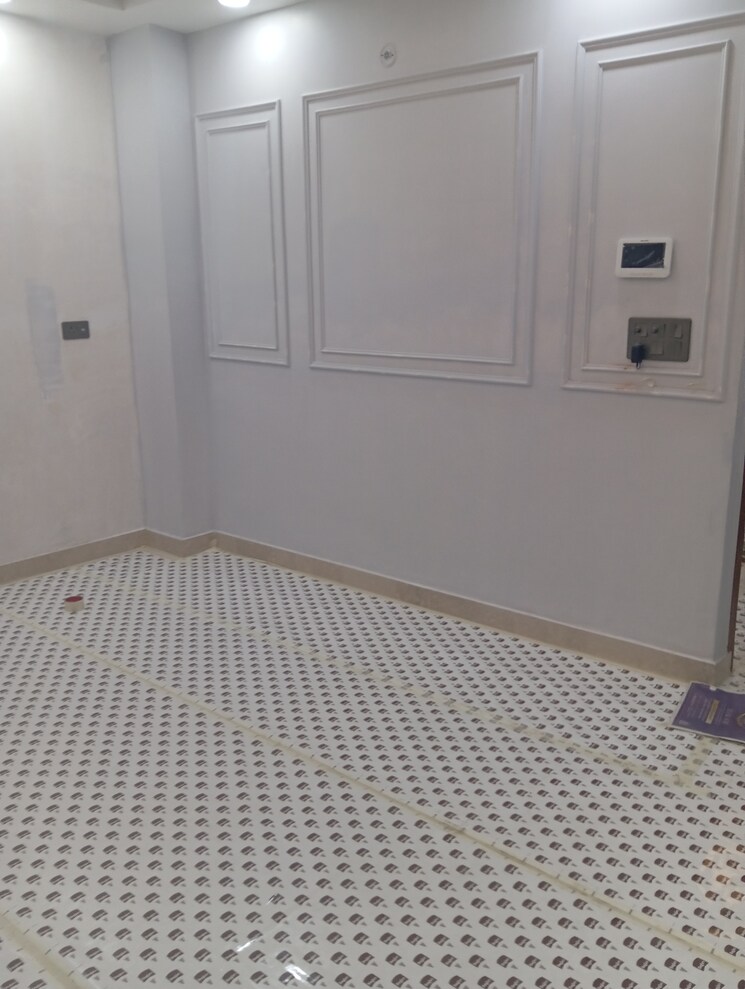 Bathroom, krishna nagar 2.5 Bedroom 110 Sq.Ft. Builder Floor In Krishna Nagar Delhi 8148363