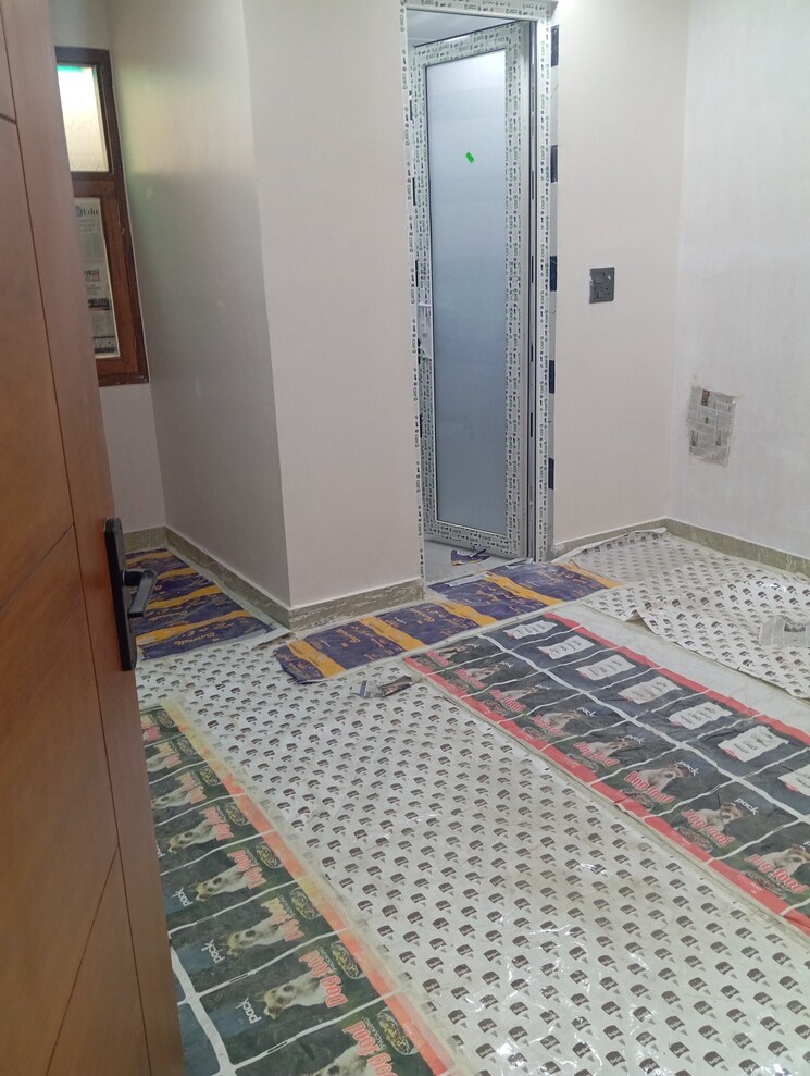 Balcony, krishna nagar 2.5 Bedroom 110 Sq.Ft. Builder Floor In Krishna Nagar Delhi 8148363