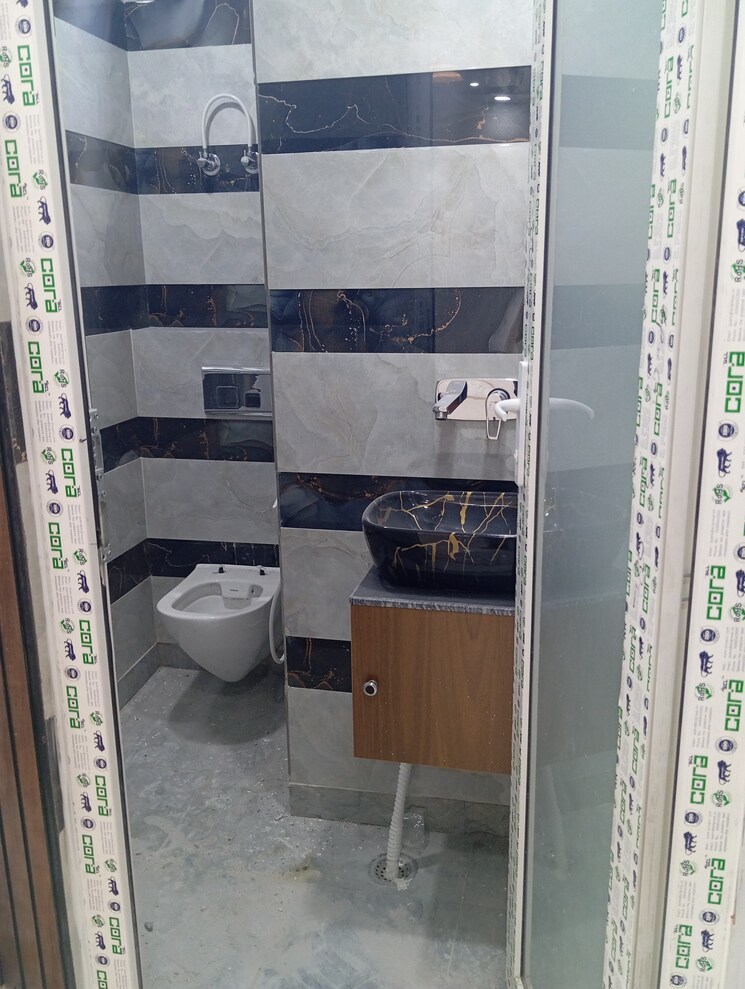 Exterior View, krishna nagar 2.5 Bedroom 110 Sq.Ft. Builder Floor In Krishna Nagar Delhi 8148363