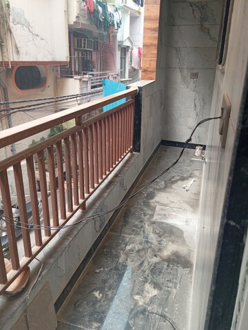 Balcony in 2.5 BHK Builder Floor at Krishna Nagar – for Sale