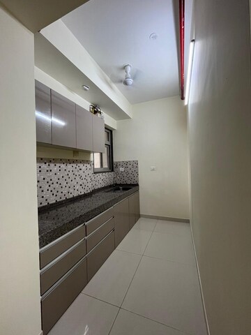 Bathroom in 2 BHK Apartment at SD Astron Tower, Kandivali East – for Sale