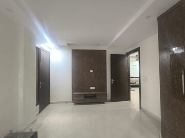 Room in 4 BHK Builder Floor at Krishna Nagar – for Rent