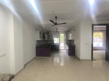 Building Lobby in 4 BHK Builder Floor at Krishna Nagar – for Rent