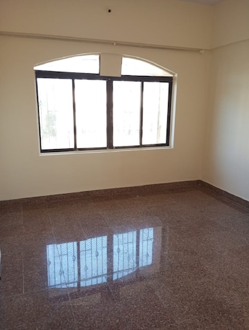 Room in 2 BHK Apartment at Bandra West – for Rent