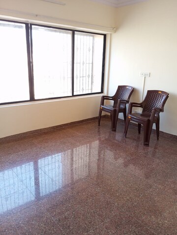 Room in 2 BHK Apartment at Bandra West – for Rent