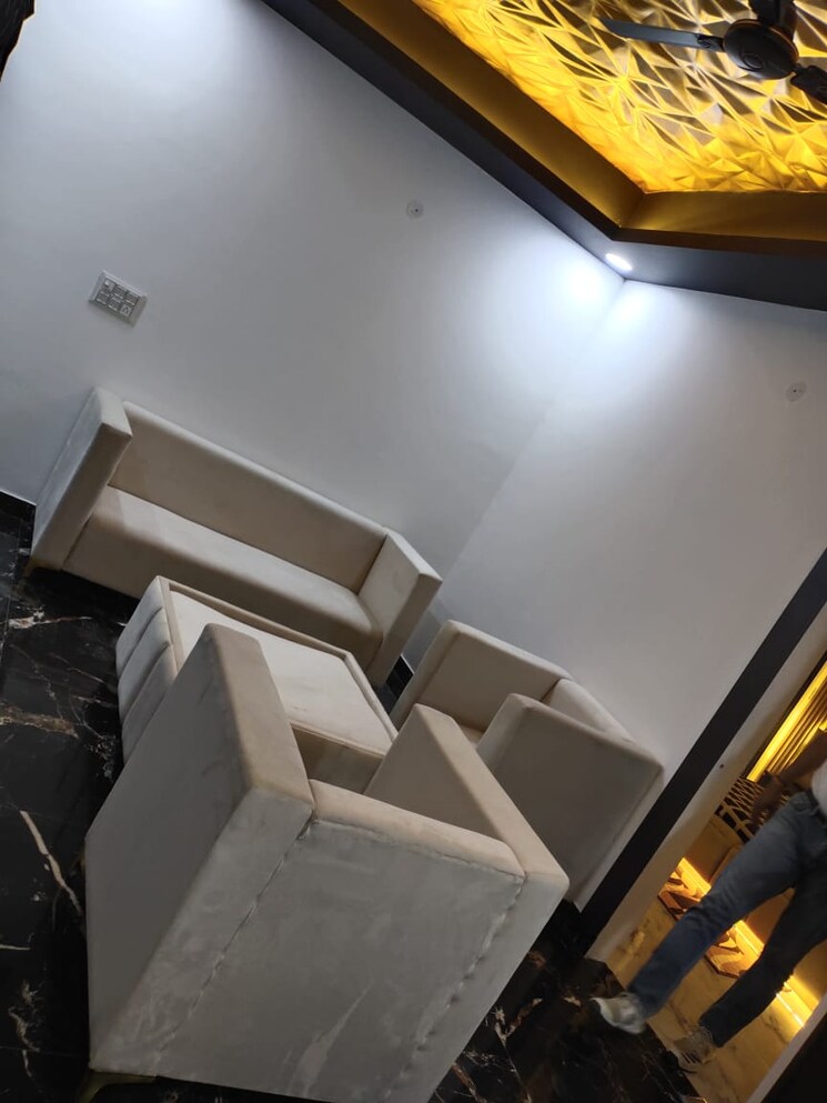 Living Room, sector 73 2 Bedroom 1050 Sq.Ft. Builder Floor In Sector 73 Noida 8148486