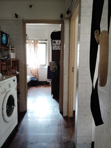 Room in 2 BHK Apartment at Bandra West – for Rent