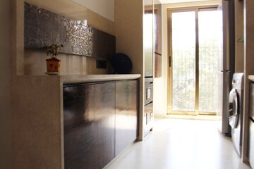 Room in 2 BHK Apartment at Green Park, Andheri East – for Rent