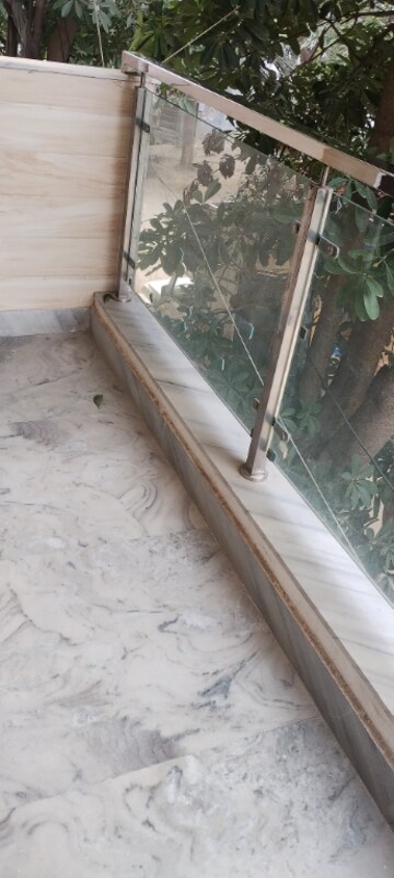 Balcony in 1 BHK Builder Floor at Sector 54 – for Rent